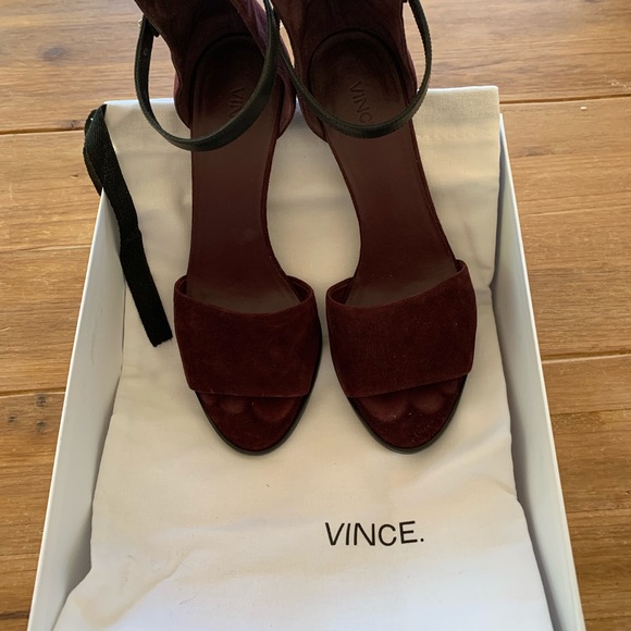 Beautiful suede heels by Vince!! - Picture 6 of 6